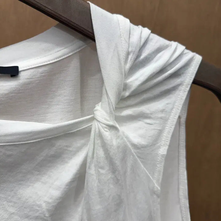 [BUNJANG] Theory Cotton Sleeveless Blouse with Side Twist Shirring Detail - White / 띠어리 코튼 슬리브리스 블라우스 사이드 트위스트 셔링 디테일 화이트