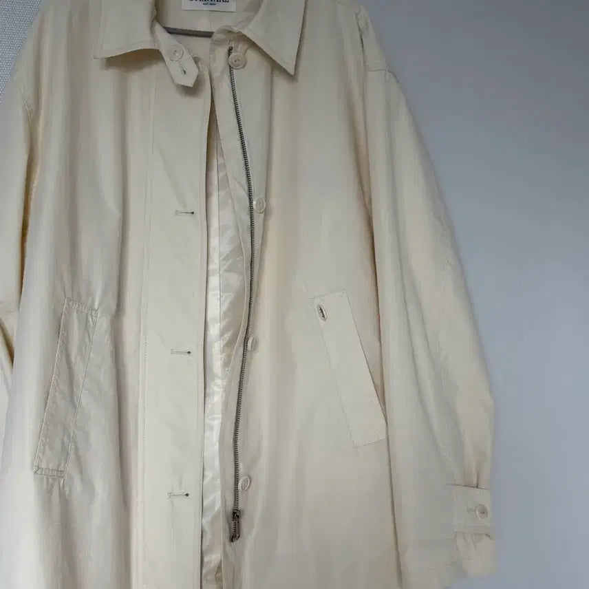 [BUNJANG] Overtake Detachable Hood Half Trench Coat - Ivory / 오버테이크 후드 탈부착 하프 트렌치 아이보리