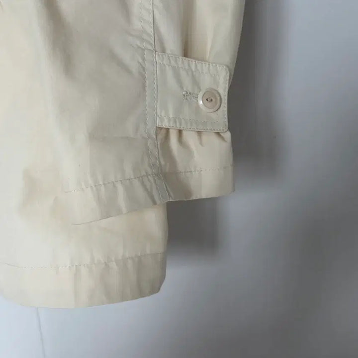 [BUNJANG] Overtake Detachable Hood Half Trench Coat - Ivory / 오버테이크 후드 탈부착 하프 트렌치 아이보리