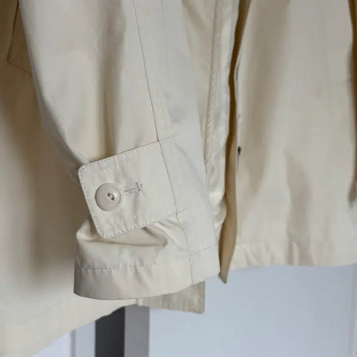 [BUNJANG] Overtake Detachable Hood Half Trench Coat - Ivory / 오버테이크 후드 탈부착 하프 트렌치 아이보리