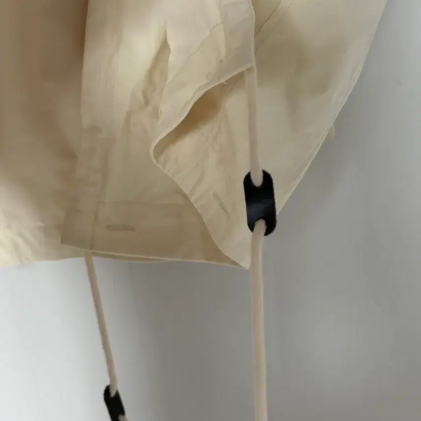 [BUNJANG] Overtake Detachable Hood Half Trench Coat - Ivory / 오버테이크 후드 탈부착 하프 트렌치 아이보리