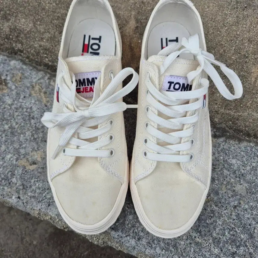 [BUNJANG] Tommy Hilfiger Ivory Canvas Sneakers / 타미진스 아이보리 캔버스 스니커즈