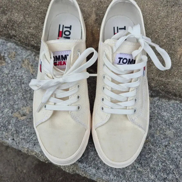 [BUNJANG] Tommy Hilfiger Ivory Canvas Sneakers / 타미진스 아이보리 캔버스 스니커즈