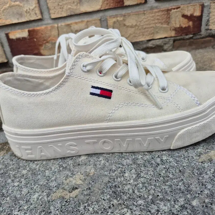 [BUNJANG] Tommy Hilfiger Ivory Canvas Sneakers / 타미진스 아이보리 캔버스 스니커즈