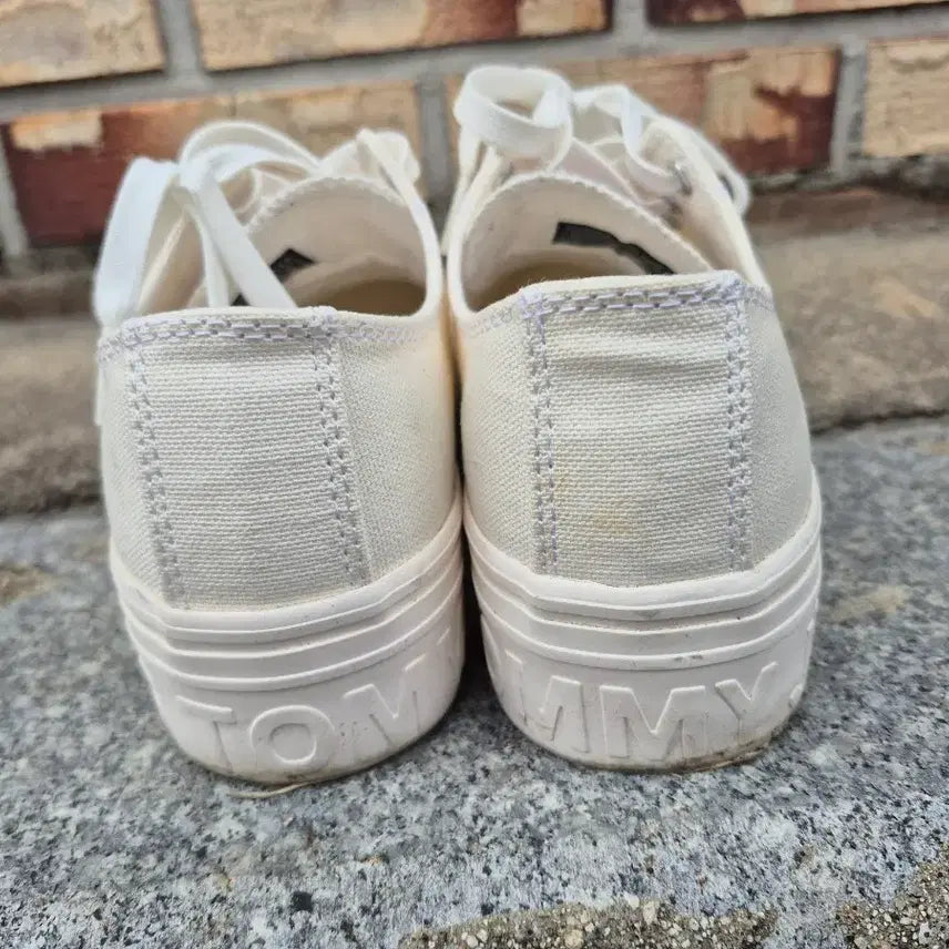 [BUNJANG] Tommy Hilfiger Ivory Canvas Sneakers / 타미진스 아이보리 캔버스 스니커즈