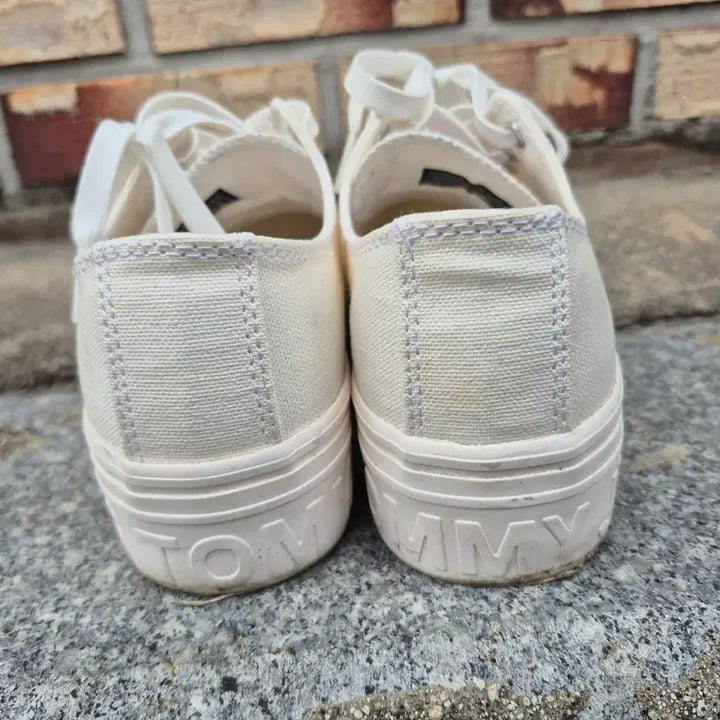 [BUNJANG] Tommy Hilfiger Ivory Canvas Sneakers / 타미진스 아이보리 캔버스 스니커즈