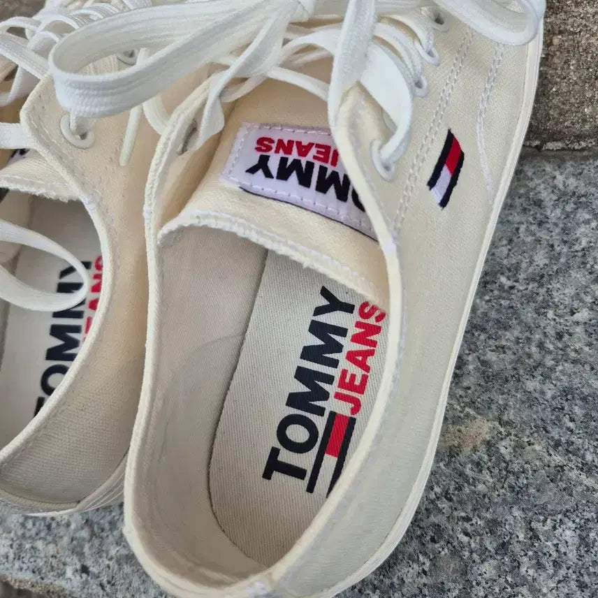[BUNJANG] Tommy Hilfiger Ivory Canvas Sneakers / 타미진스 아이보리 캔버스 스니커즈