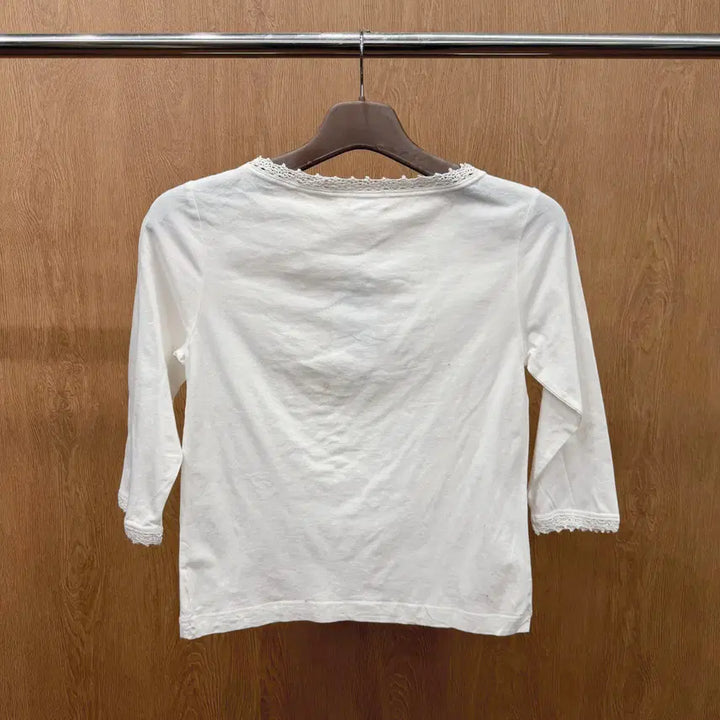 [BUNJANG] Courrèges 7/10 Blouse Lace Cuff Round Neck Slim Fit White / 꾸레쥬 7부 블라우스 레이스 커프스 라운드넥 무지 디테일 슬림핏 화이트