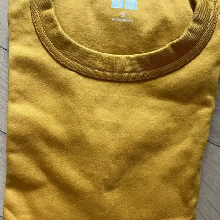 [BUNJANG] Uniqlo U Crew Neck Mustard T-Shirt / 유니클로 U 크루넥 머스타드 S