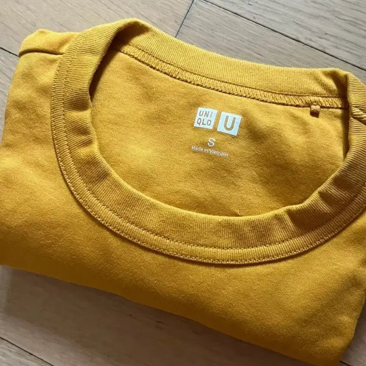 [BUNJANG] Uniqlo U Crew Neck Mustard T-Shirt / 유니클로 U 크루넥 머스타드 S
