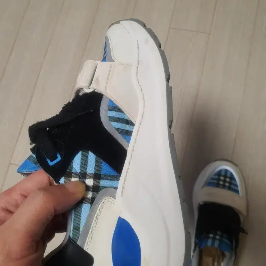 [BUNJANG] Burberry Blue Check Sneakers / 버버리 블루 체크 스니커즈 운동화