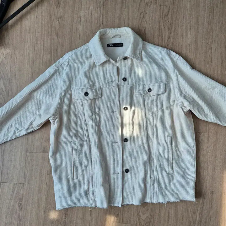 [BUNJANG] ZARA Ivory Corduroy Shirt Jacket / 자라 아이보리 코듀로이 셔츠 자켓