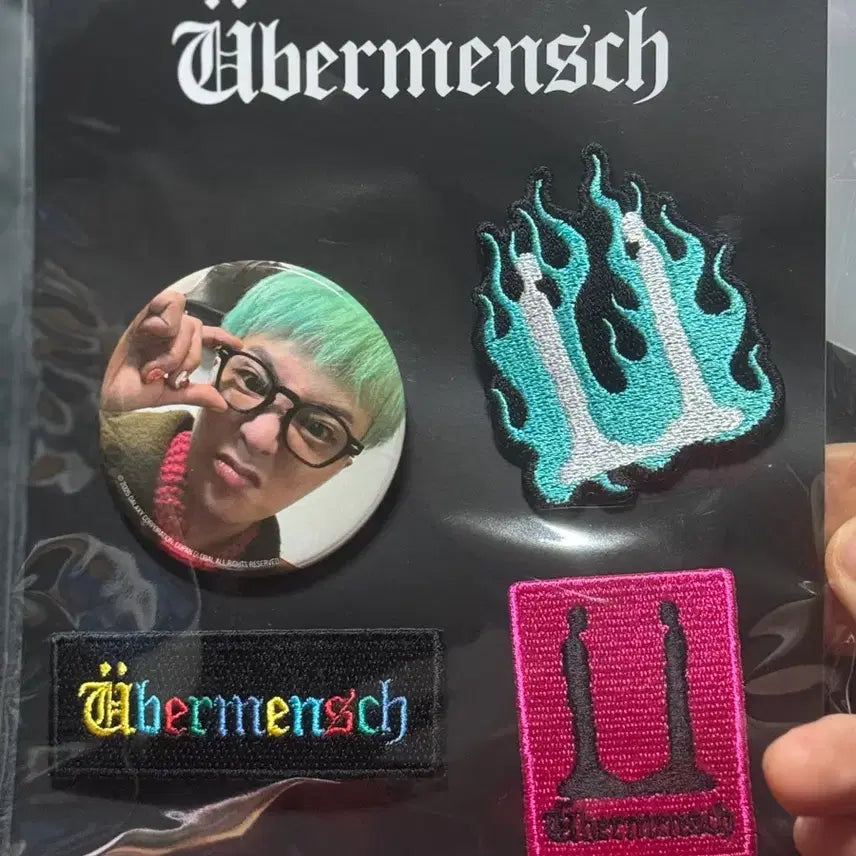 [BUNJANG] G-Dragon Weverse Shop Can Badge &amp; Wappen Set / [새상품] 지드래곤 위버멘쉬 캔뱃지 와펜세트