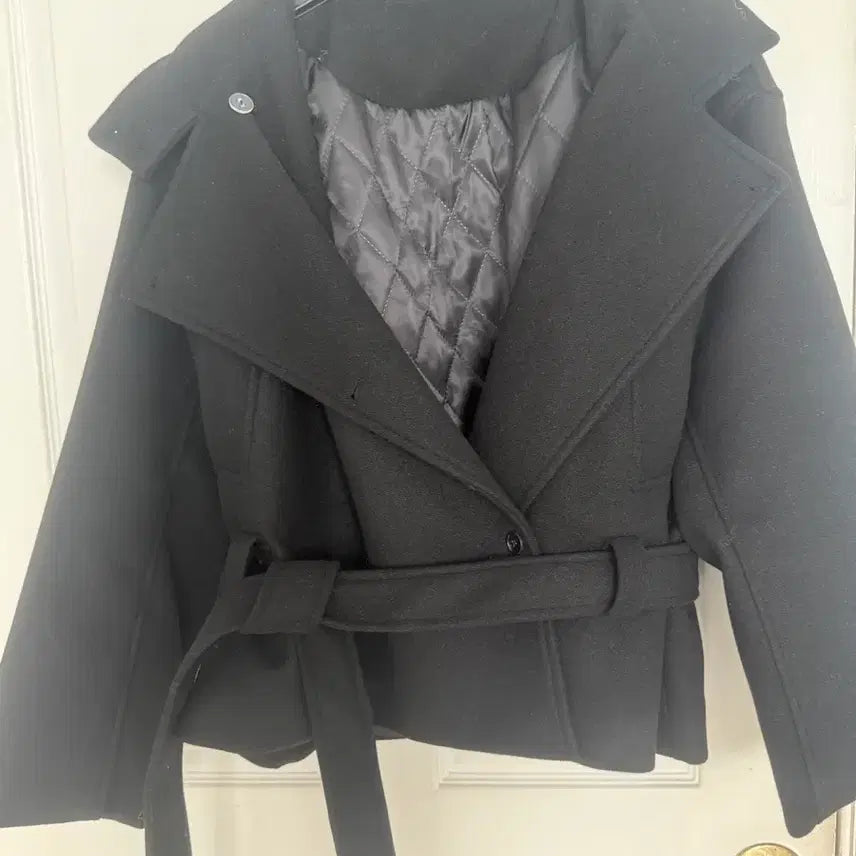 [BUNJANG] Black Up High Neck Short Coat / 에이블리 블랙업 하이넥 숏코트 하프코트