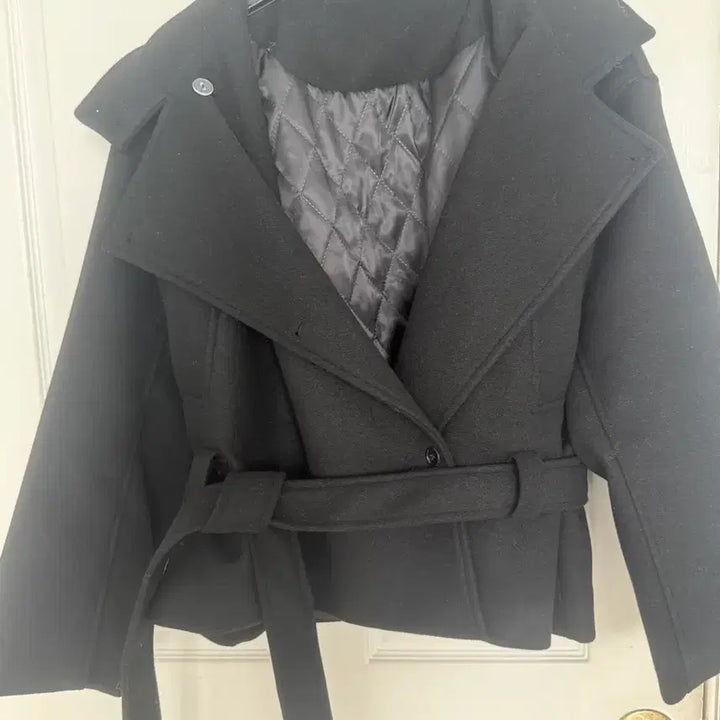 [BUNJANG] Black Up High Neck Short Coat / 에이블리 블랙업 하이넥 숏코트 하프코트