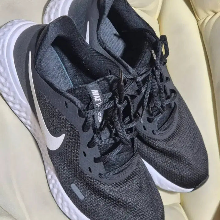 [BUNJANG] Nike Revolution 5 Sneakers / 나이키 레볼루션 5