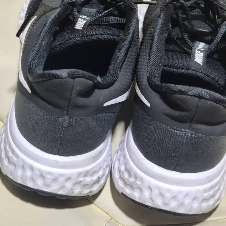 [BUNJANG] Nike Revolution 5 Sneakers / 나이키 레볼루션 5