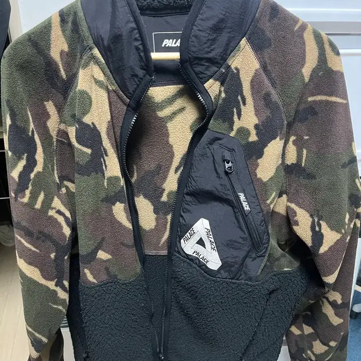 [BUNJANG] Palace Sergent Camo Fleece Jacket M / 팔라스 서전트 카모 폴라텍 후리스 자켓 M