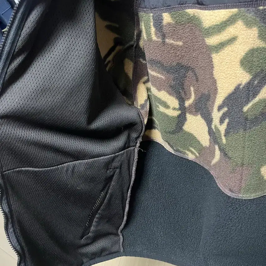 [BUNJANG] Palace Sergent Camo Fleece Jacket M / 팔라스 서전트 카모 폴라텍 후리스 자켓 M