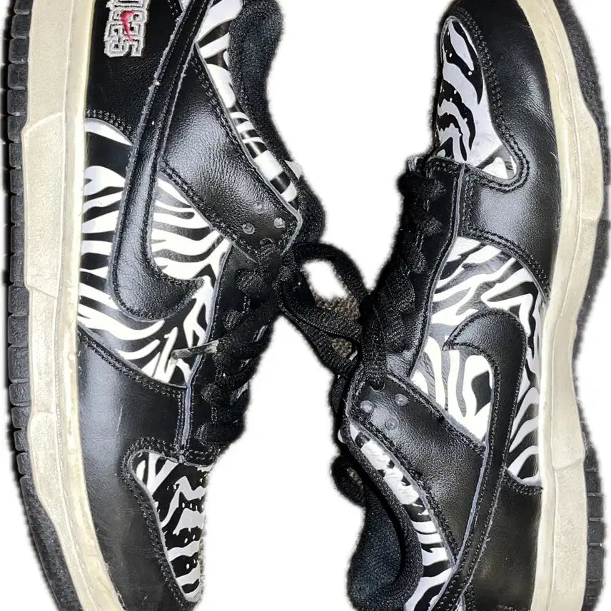 [BUNJANG] Nike SB Quarter Snacks Dunk Low Black Zebra Sneakers / 나이키 SB 쿼터스낵 덩크 로우 블랙 제브라 235