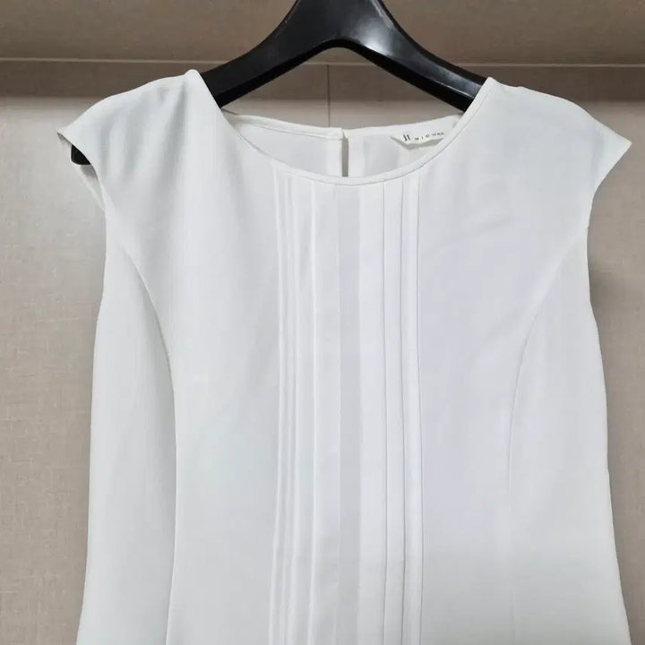 [BUNJANG] It Michaa Sleeveless Blouse - White / S)잇미샤 민소매 블라우스 화이트