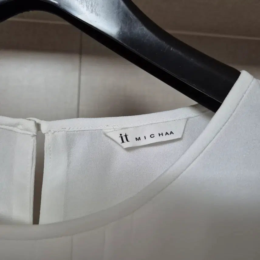 [BUNJANG] It Michaa Sleeveless Blouse - White / S)잇미샤 민소매 블라우스 화이트