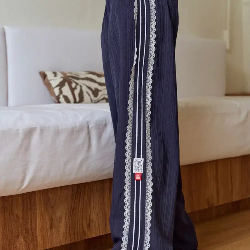 [BUNJANG] KOKOMO CO Lace Track Pants / 코코모코 레이스 트랙팬츠