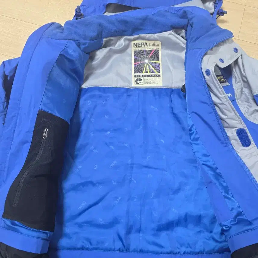 [BUNJANG] Nepa Utility Windbreaker Jacket / 네파 유틸리티 바람막이 M