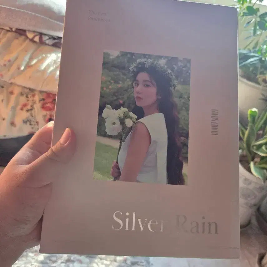 [BUNJANG] Kwon Eunbi Silver Rain Photobook / 권은비 Silver Rain 포토북