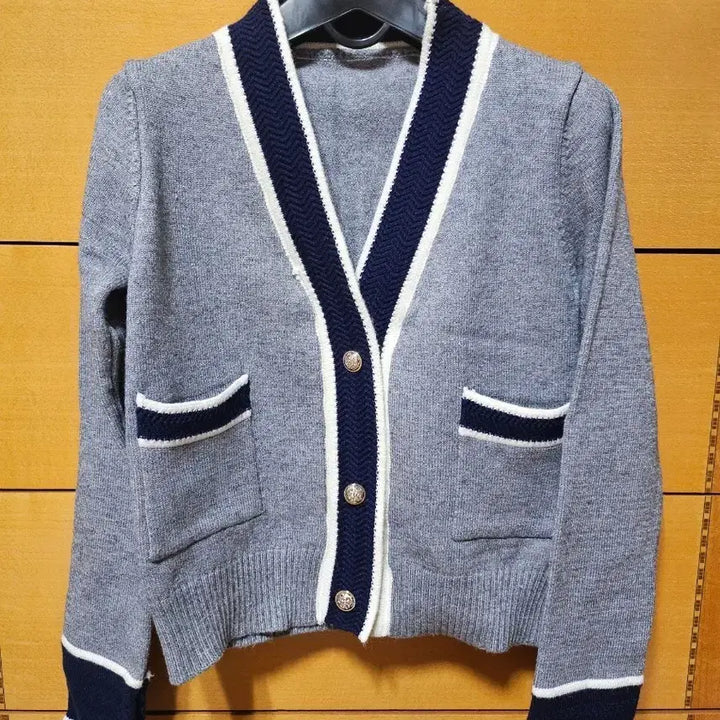 [BUNJANG] Silver Button Thick Knit Cardigan / 여성 도톰 은장 가디건 55 66