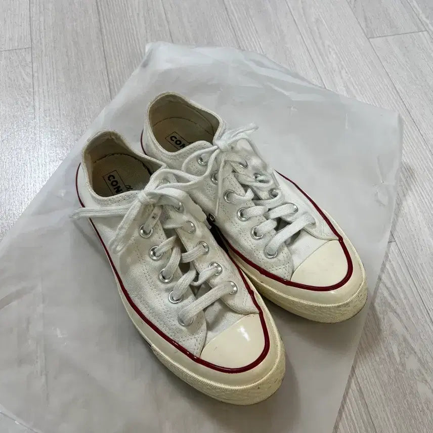 [BUNJANG] Converse Chuck Taylor Low 240 Sneakers / 컨버스 척테일러 로우 240사이즈