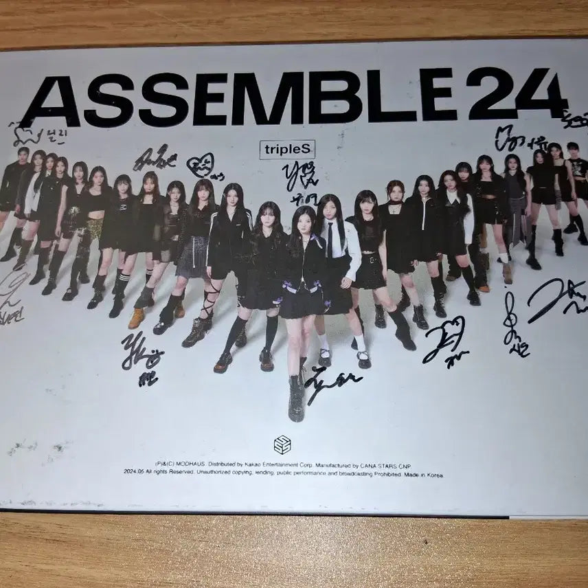 [SOLD OUT] [BUNJANG] tripleS Assemble24 Signed Album / 트리플에스 Assemble24 비매 싸인 앨범