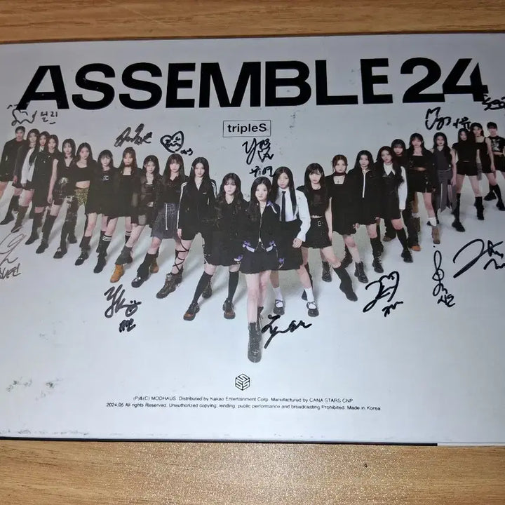 [SOLD OUT] [BUNJANG] tripleS Assemble24 Signed Album / 트리플에스 Assemble24 비매 싸인 앨범