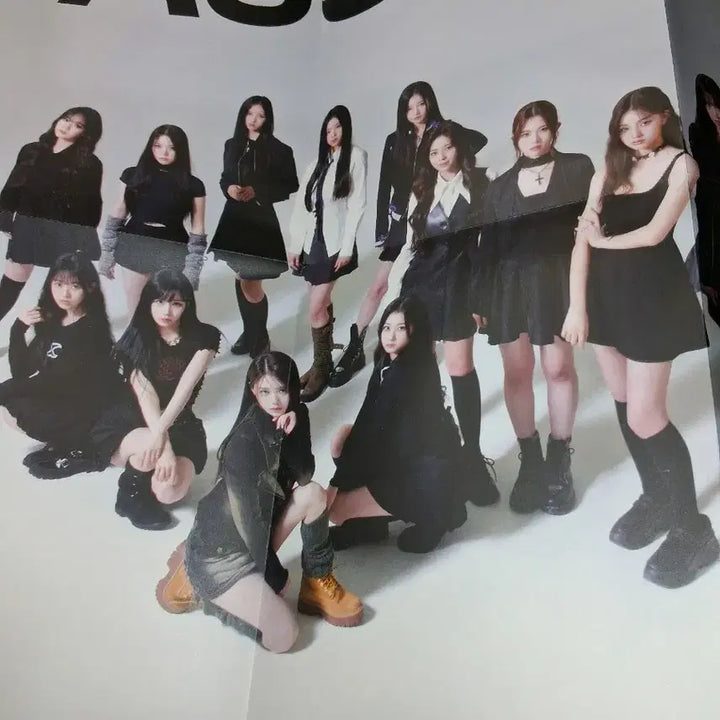 [SOLD OUT] [BUNJANG] tripleS Assemble24 Signed Album / 트리플에스 Assemble24 비매 싸인 앨범