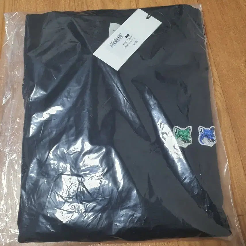 [BUNJANG] Maison Kitsune Tricolor Fox Patch Sweatshirt / 메종키츠네 삼색 폭스 블랙 맨투맨 L