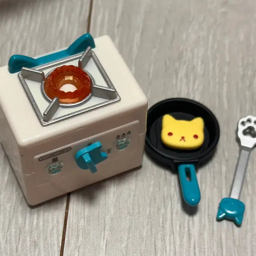 [BUNJANG] Nyan-ko Miniature Kitchen Gacha / 냥코 미니어쳐 주방 가챠