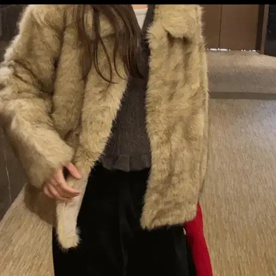 [BUNJANG] Mood Moment Fluffy Loose Fit Half Fur Jacket / 무드모먼트 플러피 루즈핏 싱글 하프 퍼 자켓