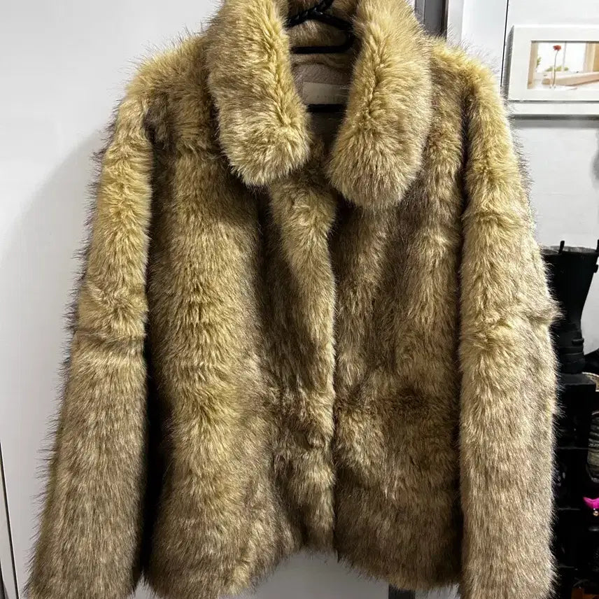 [BUNJANG] Mood Moment Fluffy Loose Fit Half Fur Jacket / 무드모먼트 플러피 루즈핏 싱글 하프 퍼 자켓
