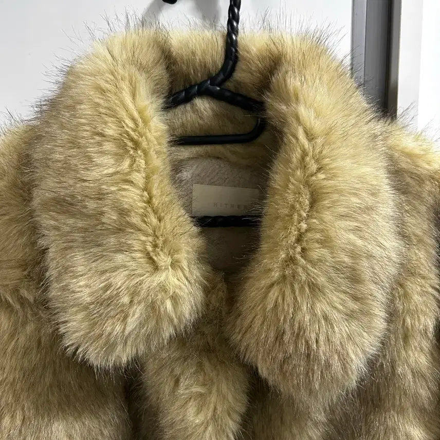 [BUNJANG] Mood Moment Fluffy Loose Fit Half Fur Jacket / 무드모먼트 플러피 루즈핏 싱글 하프 퍼 자켓