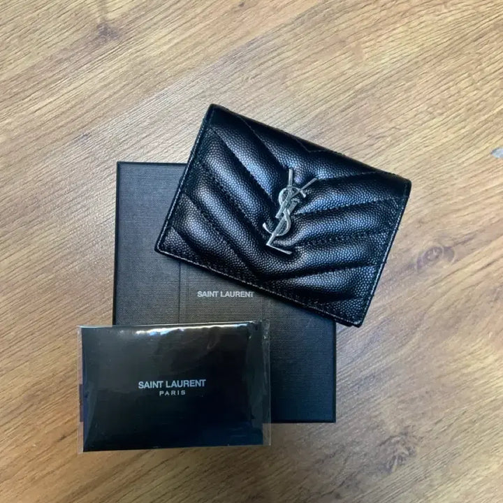[BUNJANG] Saint Laurent Matelasse Bifold Wallet - Black / 생로랑 마틀라세 반지갑 블랙 은장(새상품)