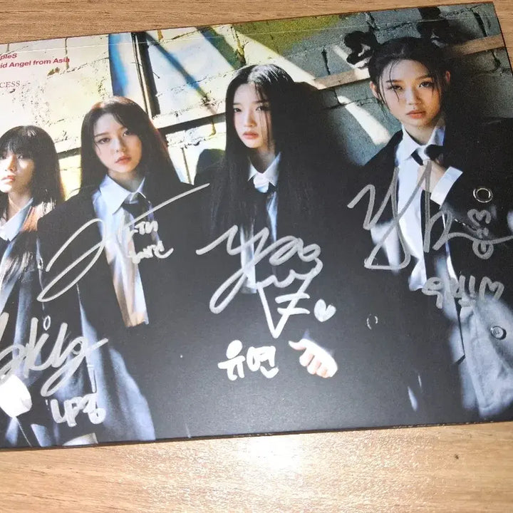 [SOLD OUT] [BUNJANG] tripleS Acid Angel from Asia AAA Signed Album / 트리플에스 Acid Angel from Asia AAA 싸인앨범