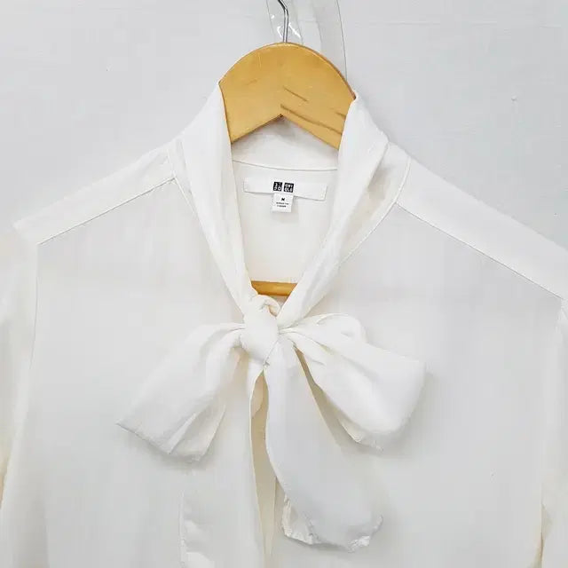 [SOLD OUT] 유니클로 리본 블라우스 화이트