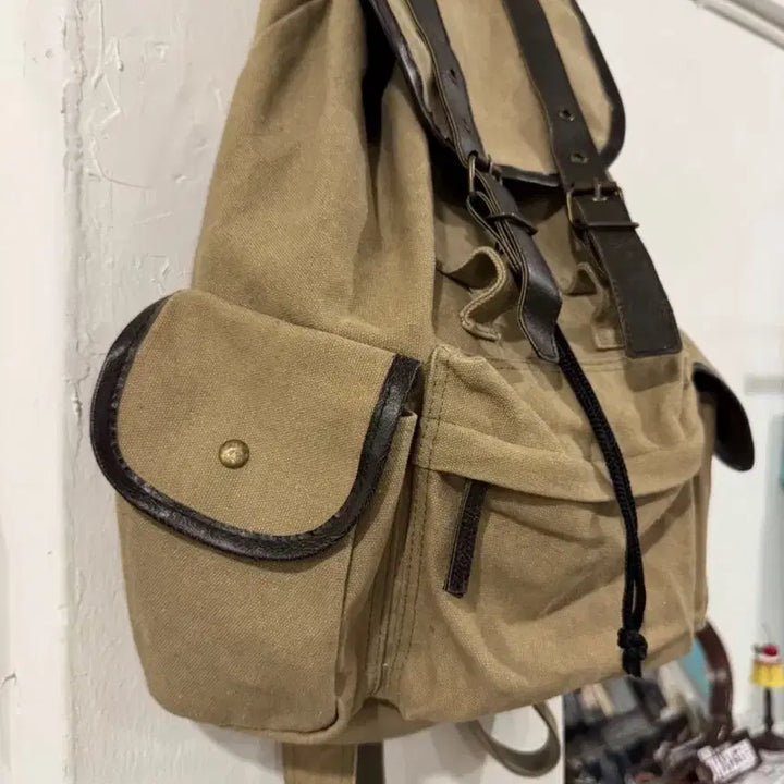 [BUNJANG] Vintage Buckle Backpack / 일본 빈티지 | 빈티지 버클 백팩 | 핀터깔 | 모리걸