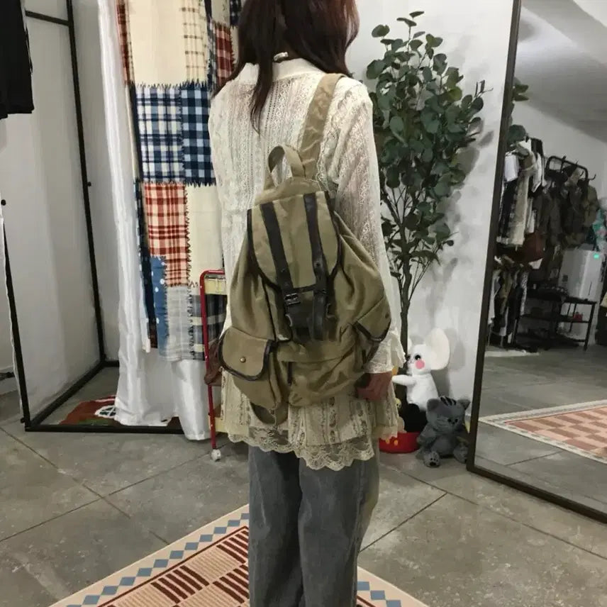 [BUNJANG] Vintage Buckle Backpack / 일본 빈티지 | 빈티지 버클 백팩 | 핀터깔 | 모리걸