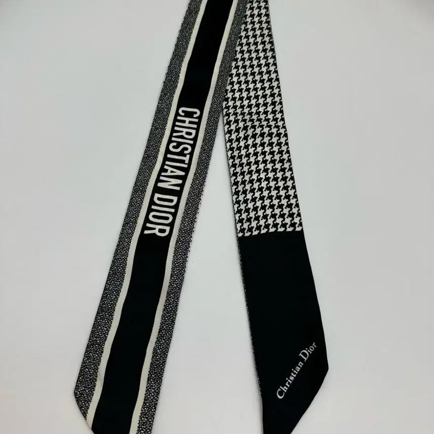 [BUNJANG] Christian Dior Montaigne Mitzah Scarf / 크리스찬디올 몽테인 미차 스카프