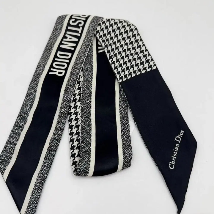 [BUNJANG] Christian Dior Montaigne Mitzah Scarf / 크리스찬디올 몽테인 미차 스카프