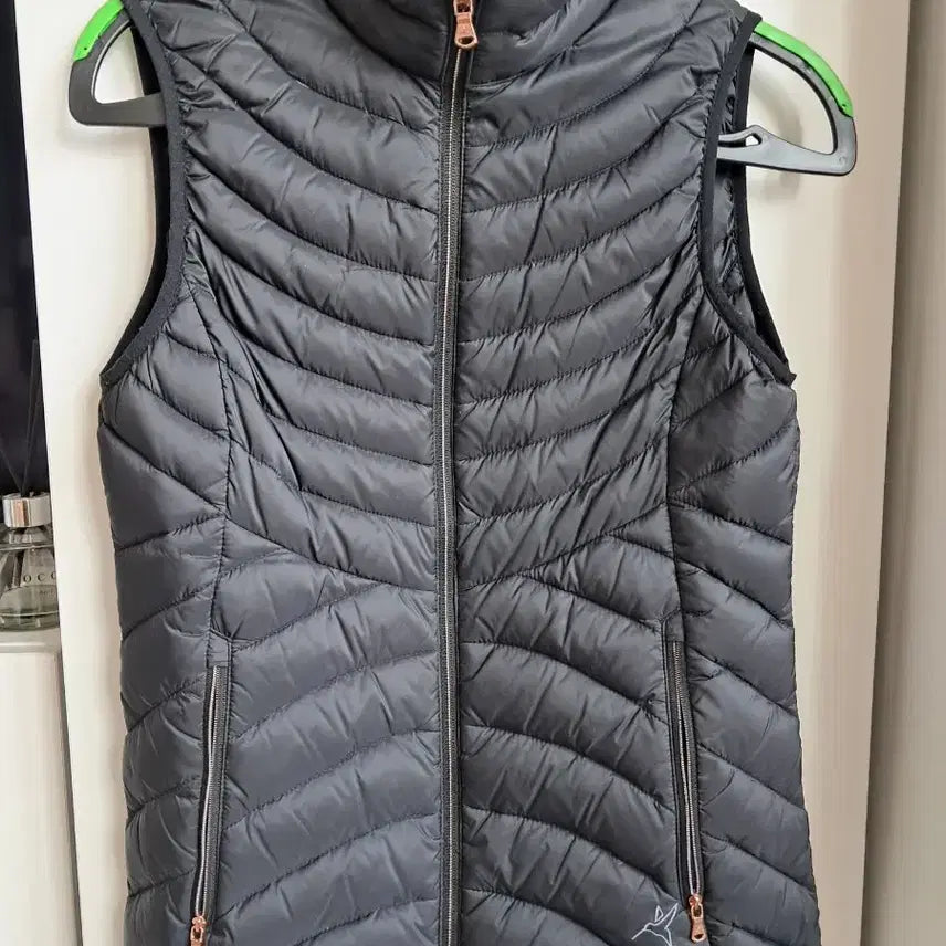 [BUNJANG] Westwood Black Lightweight Padded Vest Women&