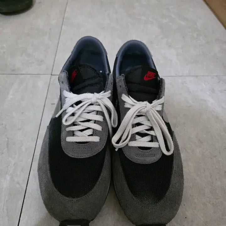 [BUNJANG] Nike Daybreak Metallic Silver Sneakers / 나이키 데이브레이크 메탈릭실버 295