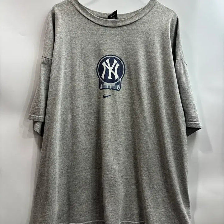 [SOLD OUT] [XL] 나이키 MLB 뉴욕 양키스 그래픽 반팔 티셔츠 3.5