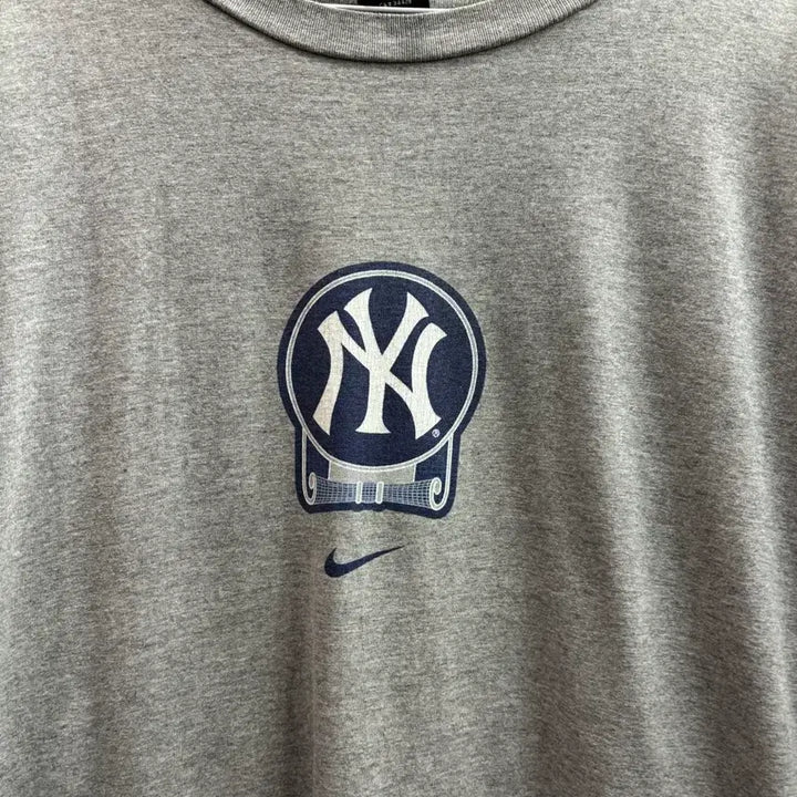 [SOLD OUT] [XL] 나이키 MLB 뉴욕 양키스 그래픽 반팔 티셔츠 3.5